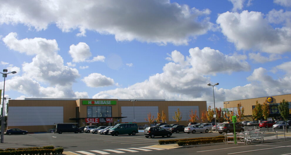 1 - 6 Fonthill Retail Park 01